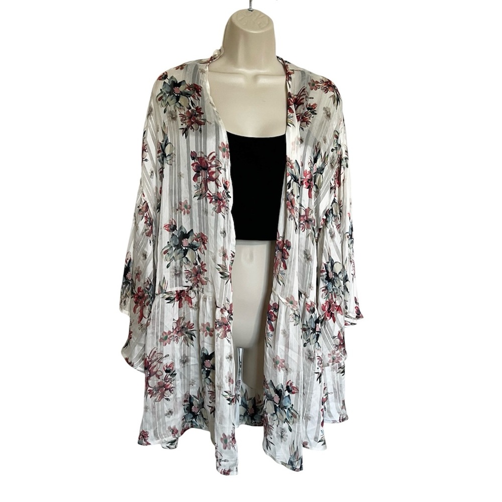 PinkBlush White And Floral Kimono Cover Up Size Medium (Fits Like M-XL)